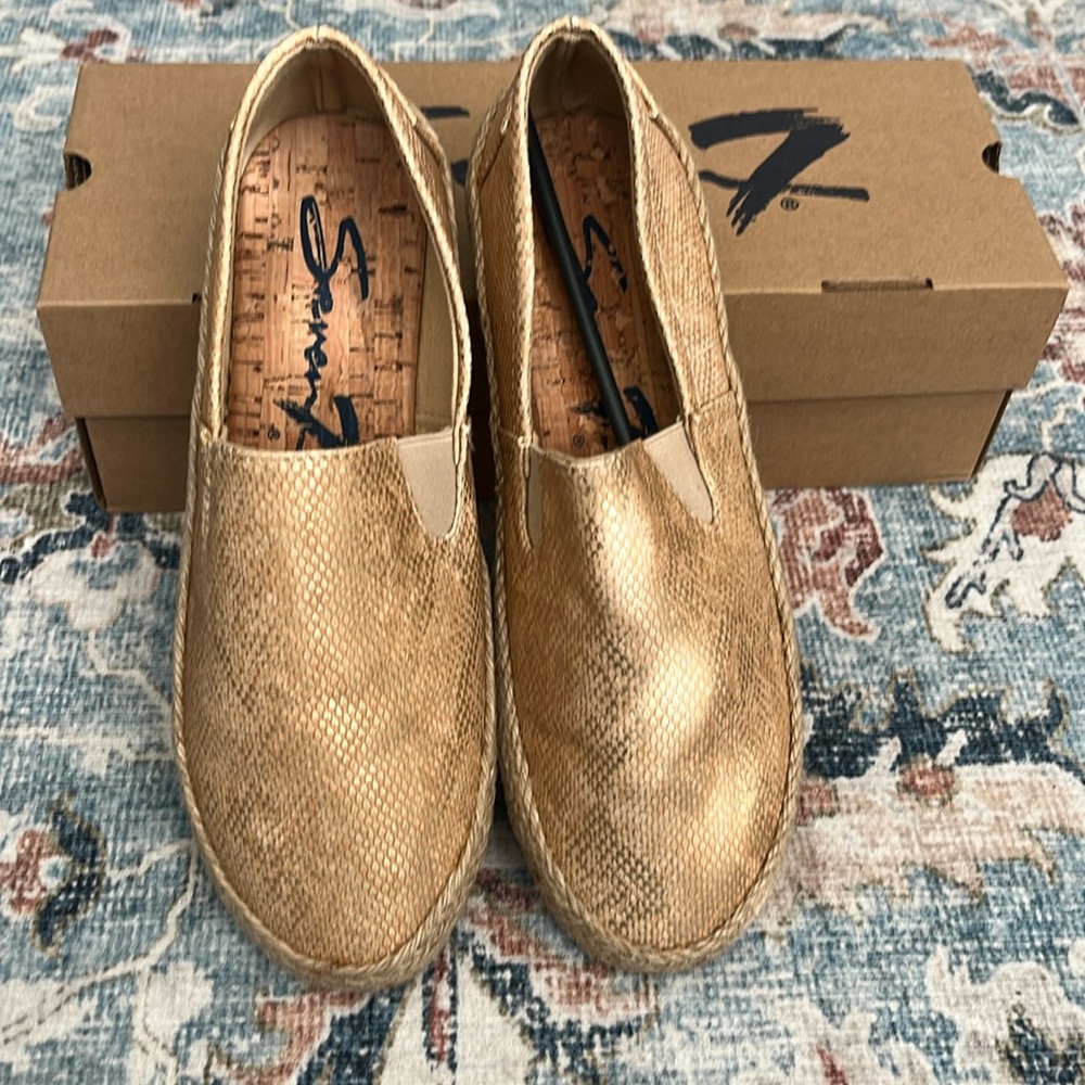 3/$30 Seven7 - NIB - Cape Azul Espadrille Slide On. Size 8.